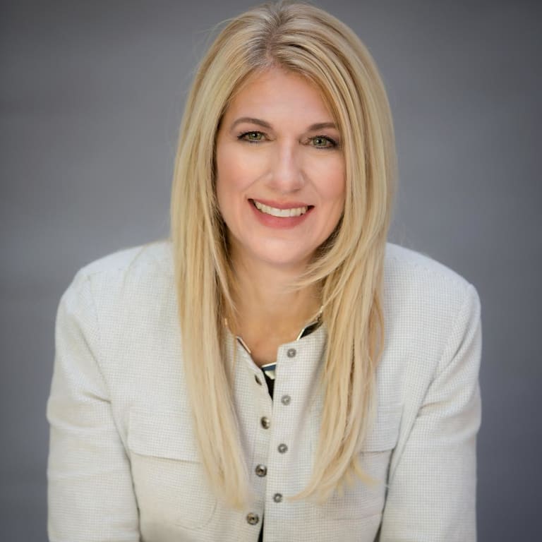 Luxury Realtor inception-app-prod/MDk5N2M0YzgtNWQ0Ny00NzZkLWI1ZjItYjZmYTk5YjJmYjA3/logo/2020/01/0-2-copy.jpg