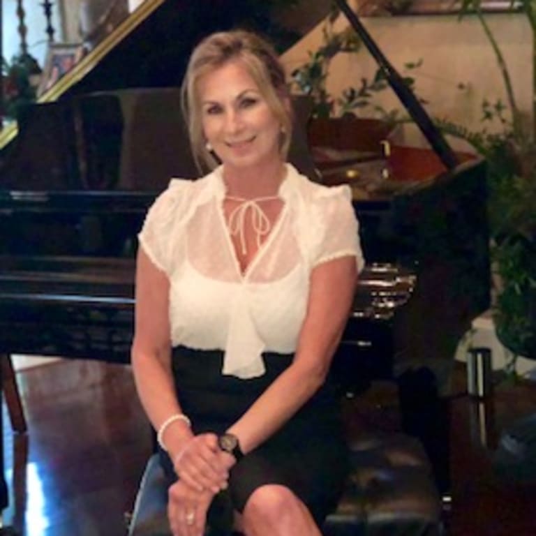 inception-app-prod/MTJlYjI4OTAtZTViOS00OGU5LWFkMTktNmM1NjZkNzU1NDc5/logo/2018/07/Rosann pic.jpg