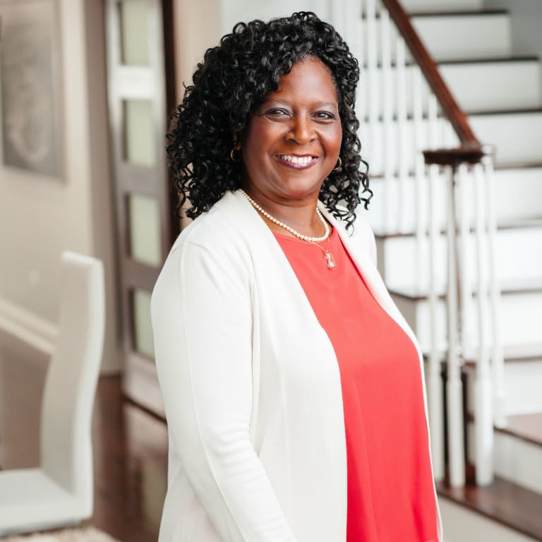 inception-app-prod/MzAwOTJjMzMtMTAxYi00MzFhLWJlZDgtMDU0NzdmMGFlMDk5/logo/2018/03/robin saka.jpg