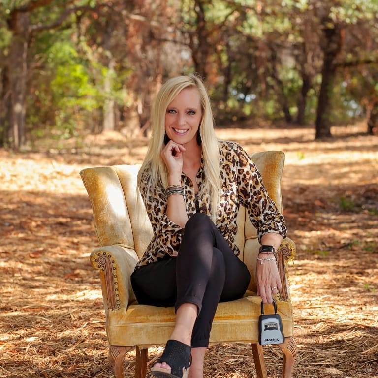 About me inception-app-prod/OGNmMTAyNWEtOGU5OS00NTUwLTlkYjYtMTFkZjFmNzYyNzNi/logo/2020/08/2.jpg