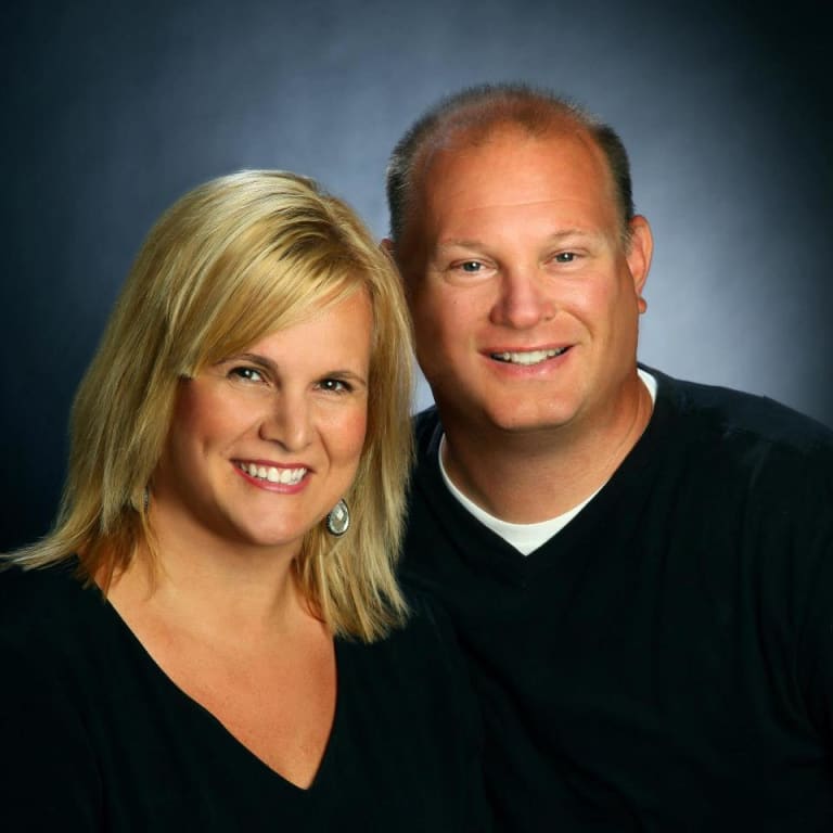 About me inception-app-prod/YjM4YmRjMWYtMzM0Zi00NzM2LTkxZDQtNzQxMmY5ZjMyMWE3/logo/2019/03/Angela and Chris.jpg