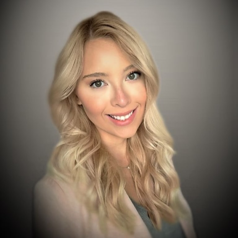 Contact Chloe inception-app-prod/ZTZlY2ExOGUtNTY4My00ZmM0LTllNTEtOGZlMDlmZWViNTkw/content/2021/02/chloeheadshot-2.jpg