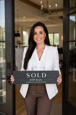 <p>Krystal Faticoni | NC & SC Realtor</p> inception-app-prod/Nzk2Yzc3MjYtMDI0Yi00MzNkLWJkYWMtMmVhZGQ4Nzg3Mzgw/content/2026/07/c6595131bda790ffb982f93f9ef94a7c68029596.png