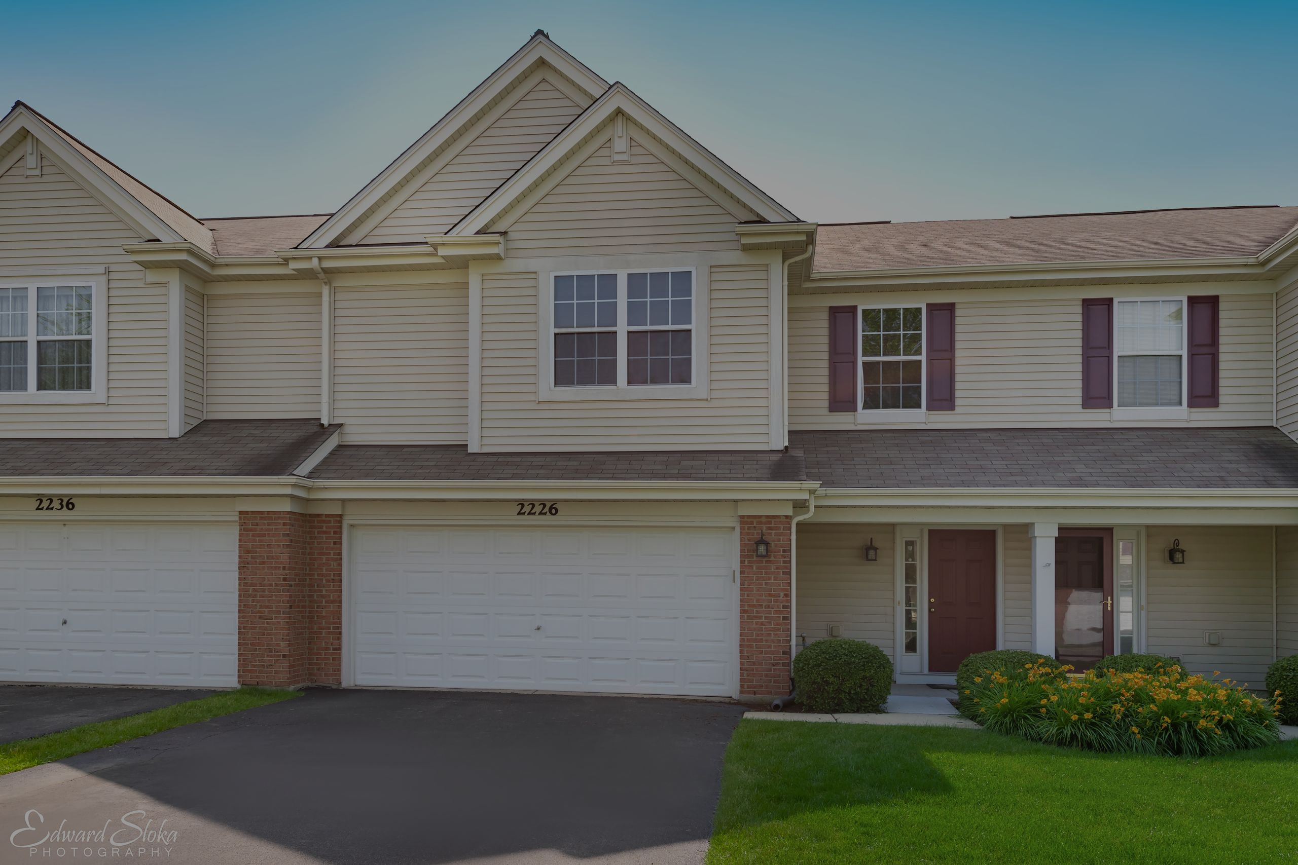 2226 Pembridge, Lake in the Hills $192,500 2 Bed 2 Bath Townhouse with Huntley Schools!