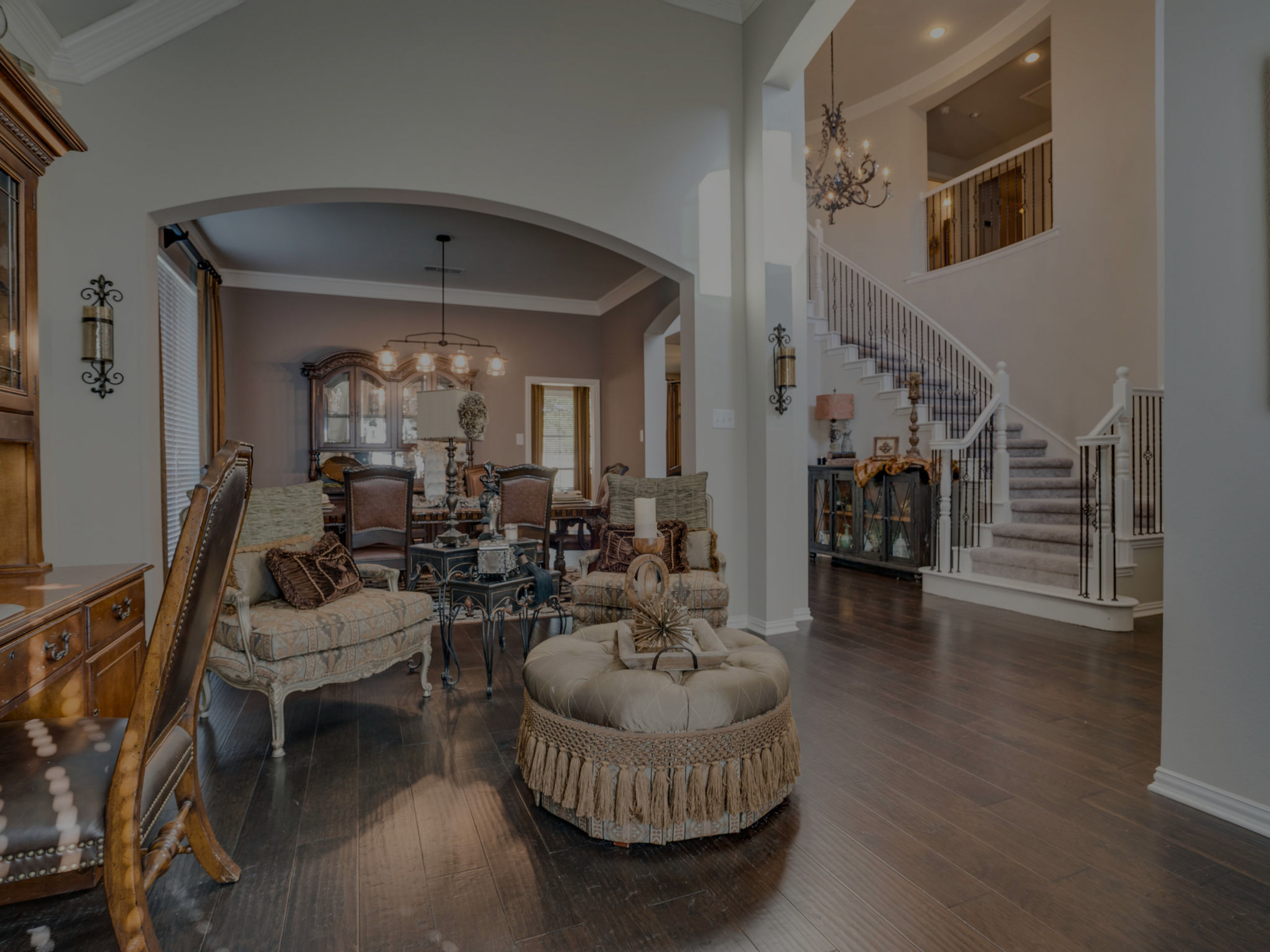 Stunning 5 bedroom home with relaxing pool in Lantana!