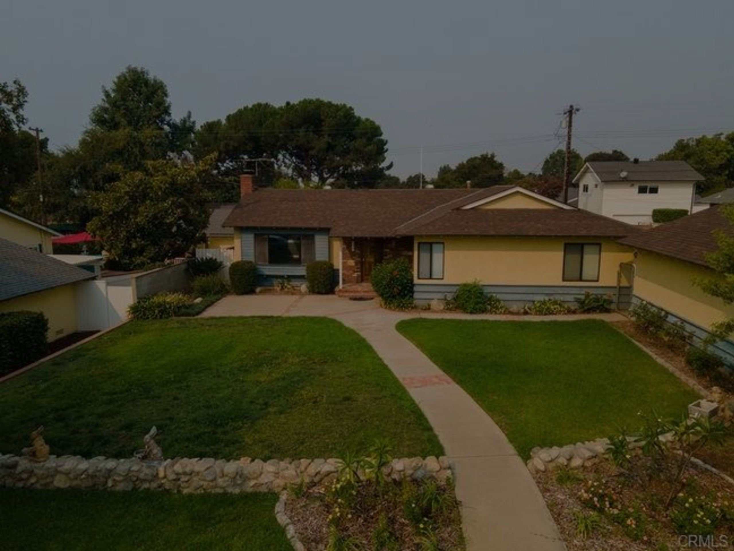 DISHING THE DEETS: LAS CASAS, CLAREMONT