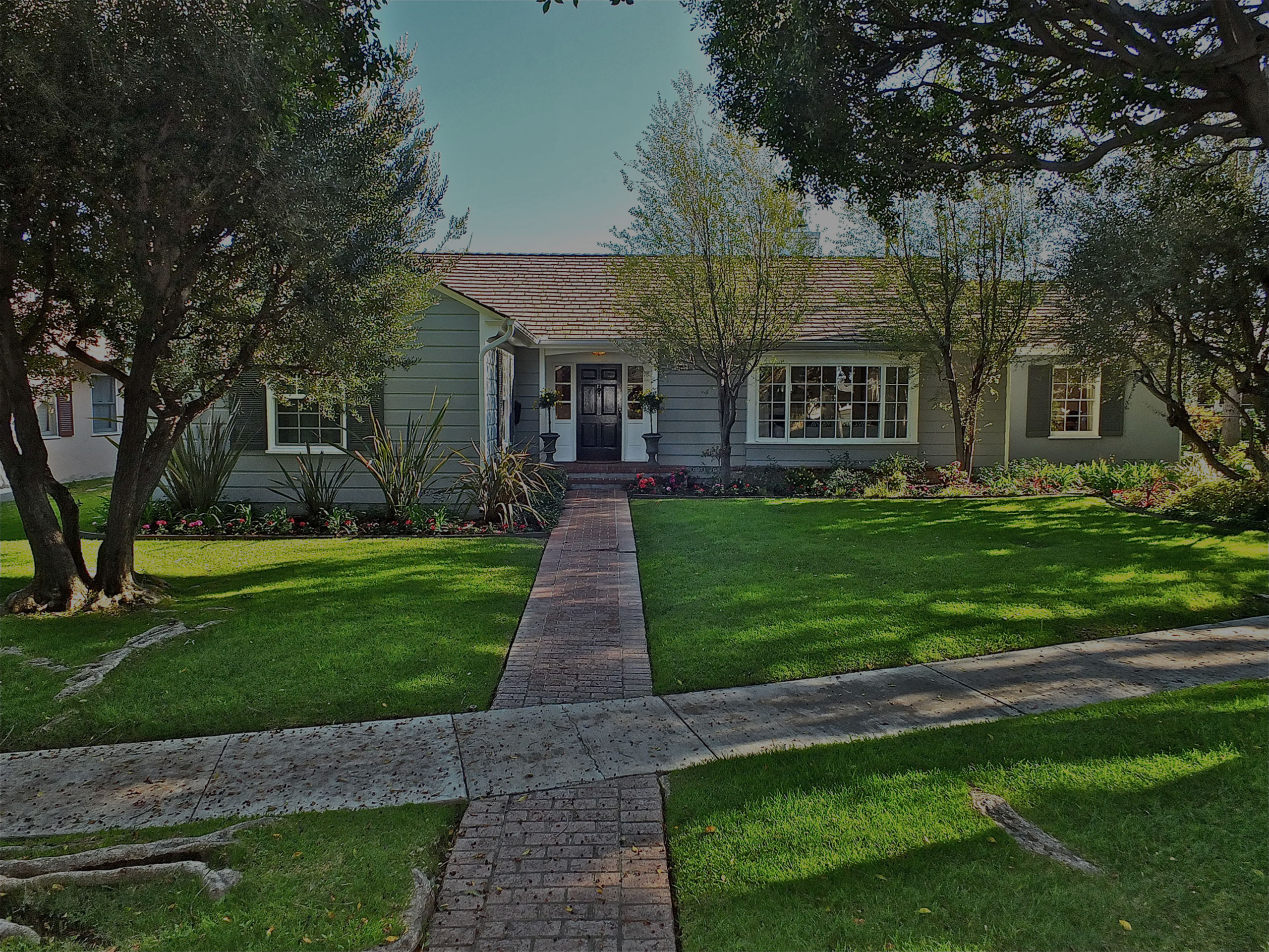 Welcome to 1042 E Andrews Drive