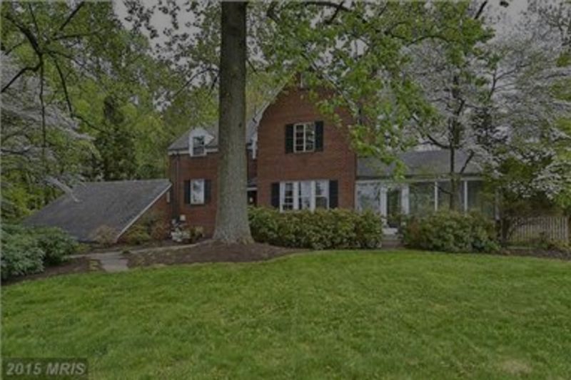 SOLD: 7124 GREENTREE RD, BETHESDA, MD