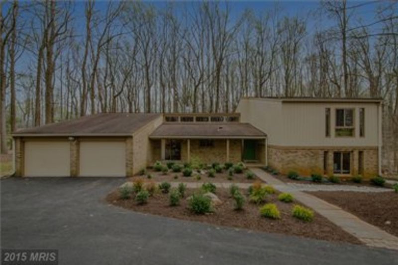 10104 LLOYD RD, POTOMAC, MD