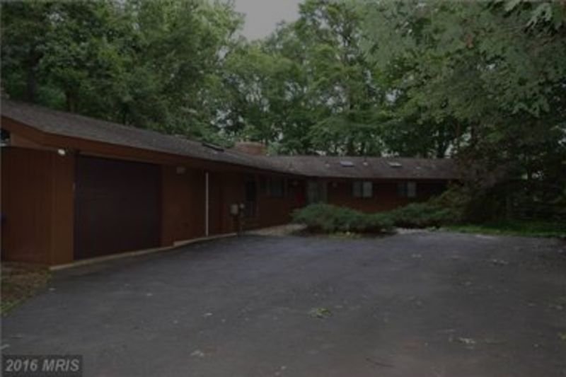 SOLD: 8520 PLUM CREEK DR, GAITHERSBURG, MD