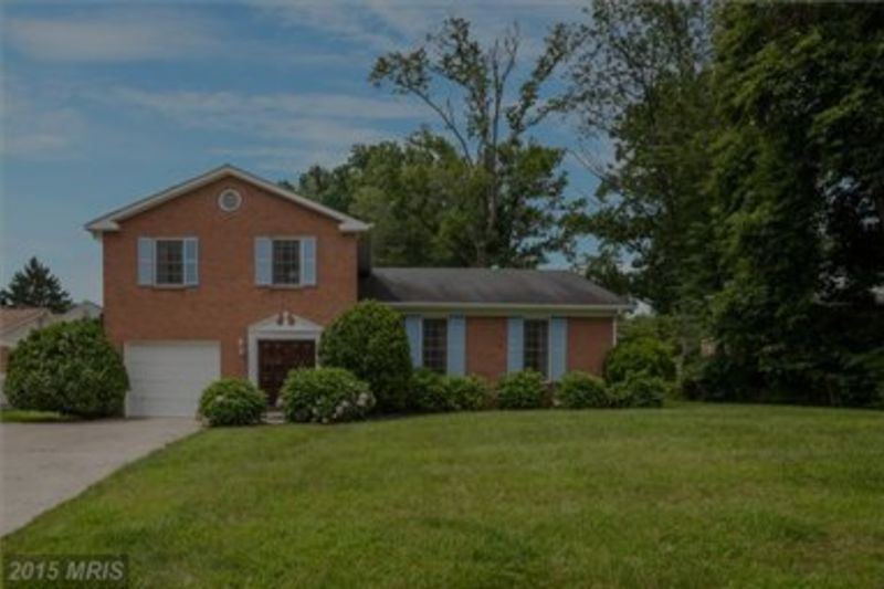 8836 TUCKERMAN LN, POTOMAC, MD