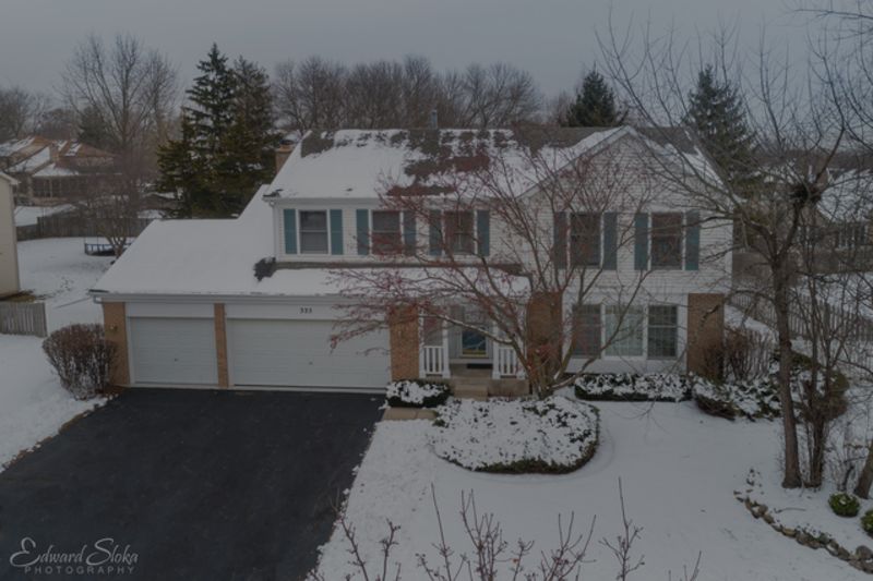 Beautiful Algonquin 4 Bed 2 1/2 Bath in Jacobs High School!