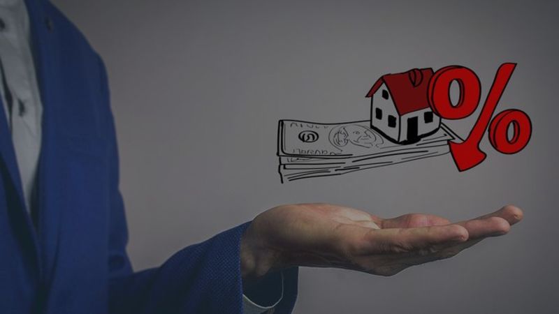Who Pays Real Estate Agent Fees?