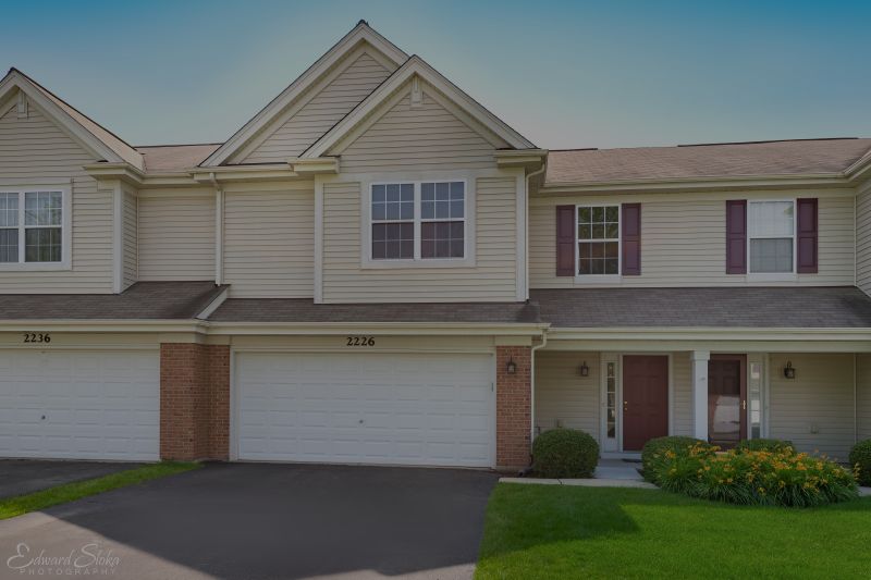 2226 Pembridge, Lake in the Hills $192,500 2 Bed 2 Bath Townhouse with Huntley Schools!