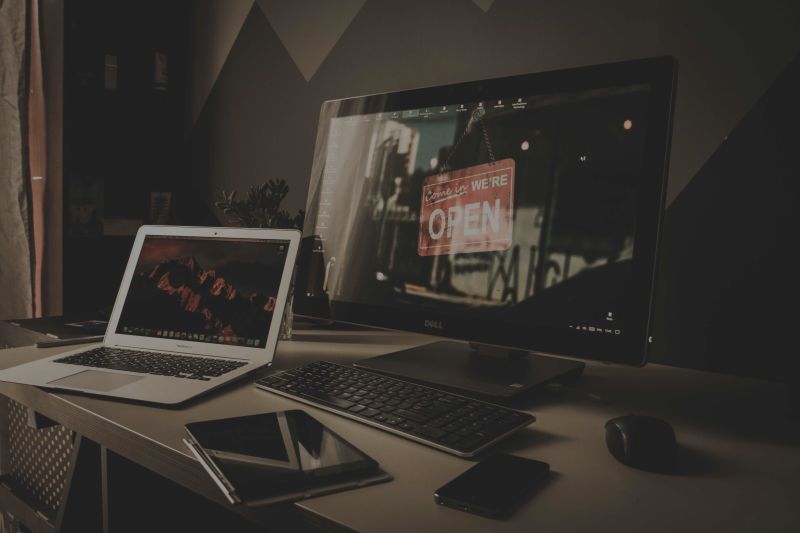 The Truth About Viewing Homes Online