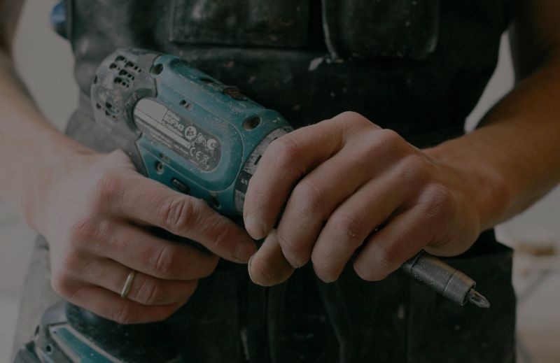 7 Mistakes to Avoid When Hiring a Contractor
