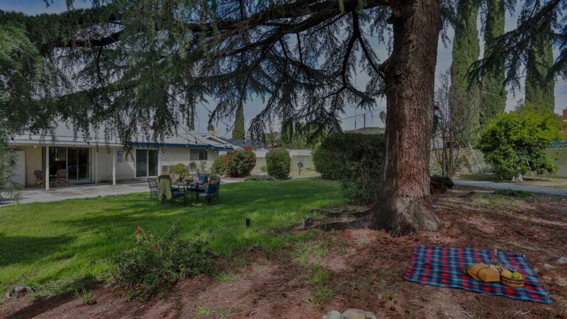 Staging a Backyard and Other Creative Real Estate Marketing in COVID