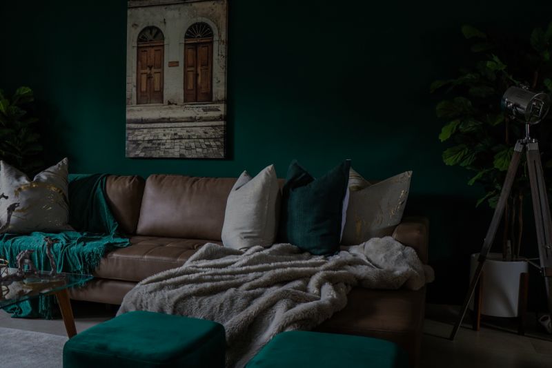 2021 Home Design Trends &#8211; Warm Colors, Bold Walls &amp; Outdoor Heaters