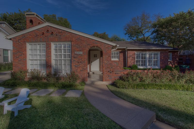 2513 Boyd – The Perfect 76109 Abode