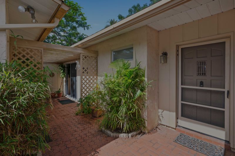 UNDER CONTRACT IN SIMS CREEK