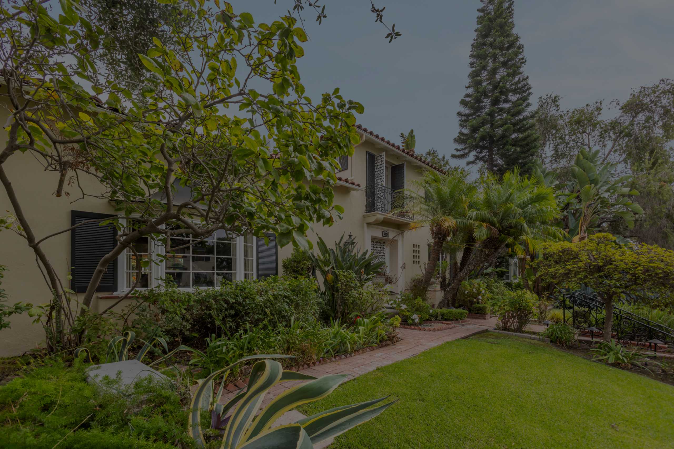 Bixby Knolls Neighborhood