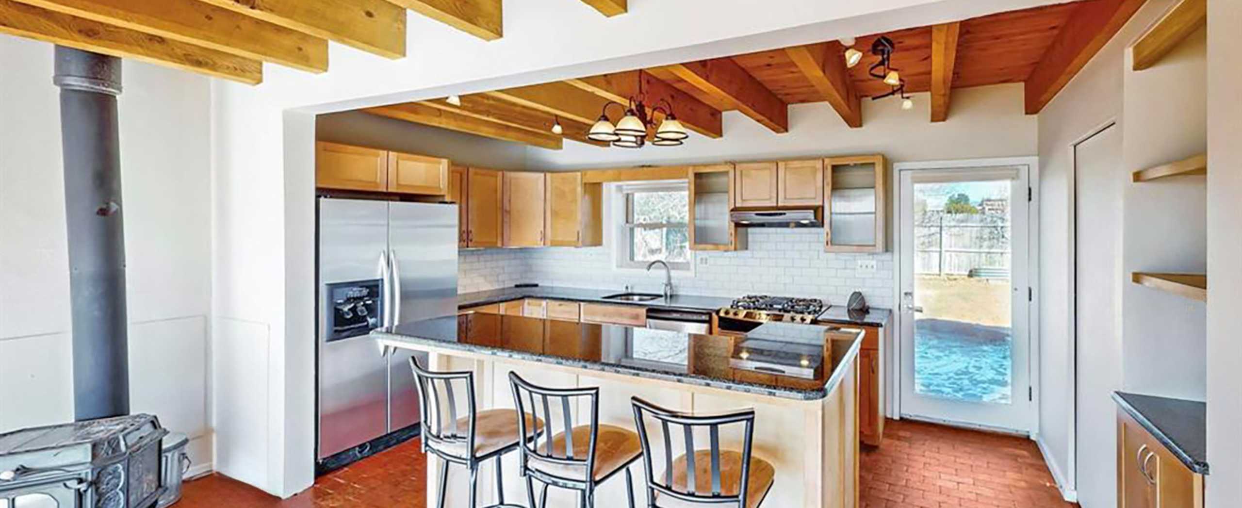 $560,000   |   16 Encantado Circle 