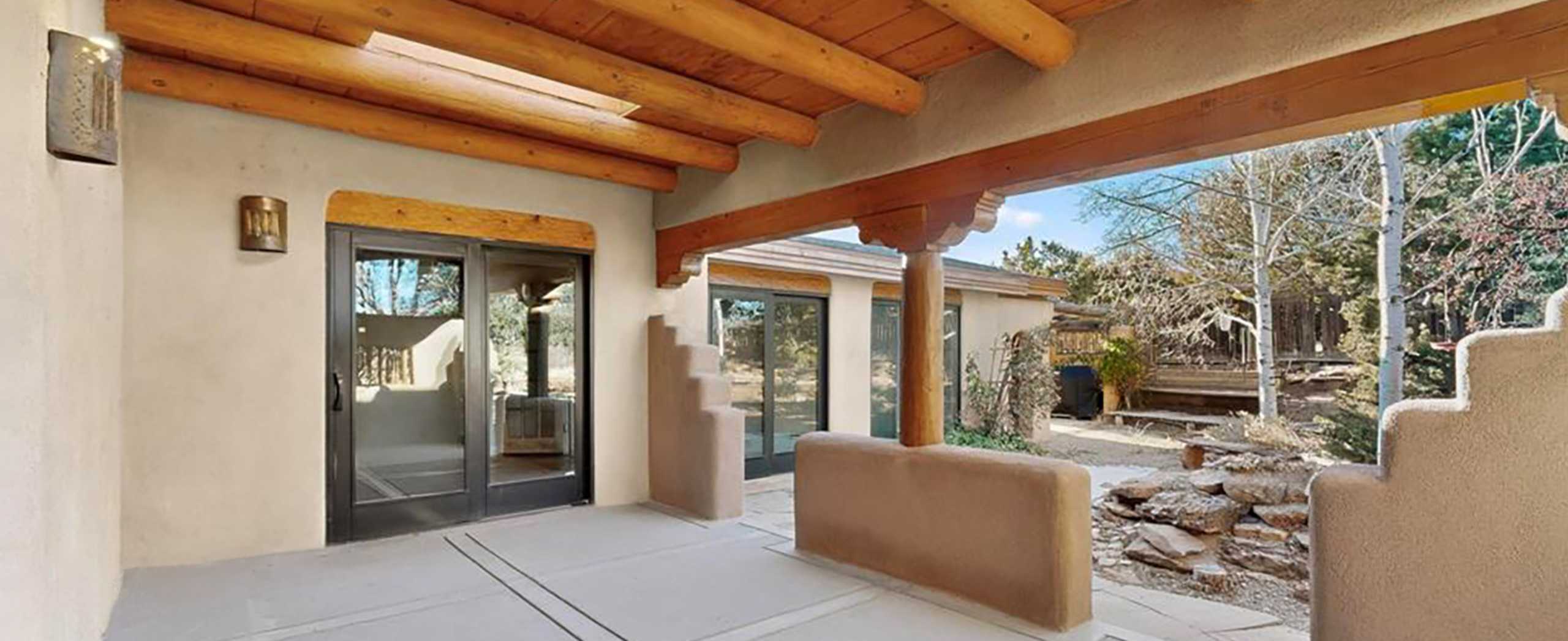 $805,000   |   33 Moya Loop