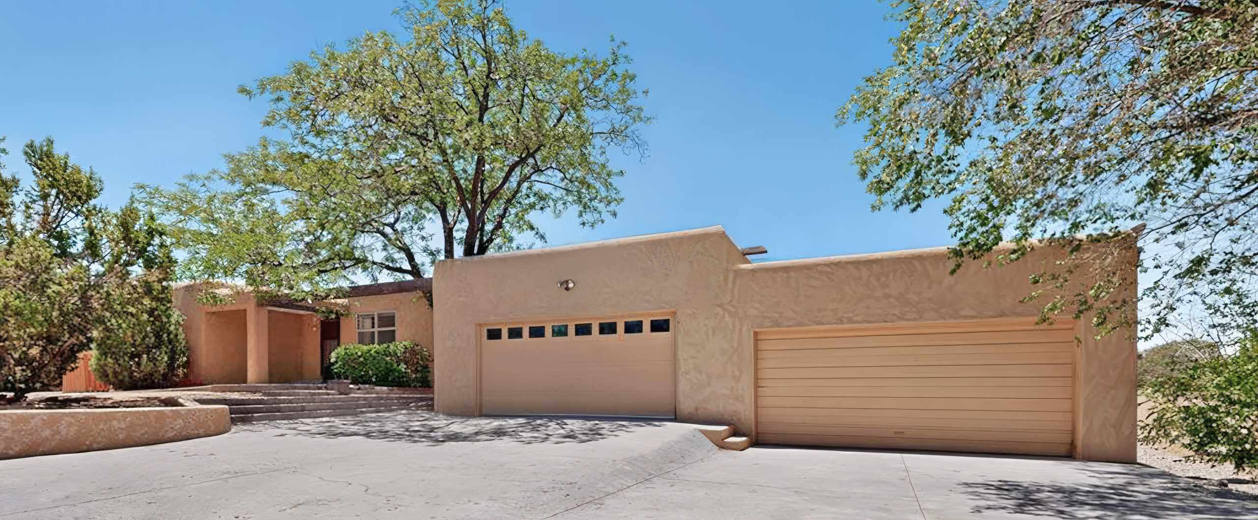 $585,000  |   11 Verano Loop