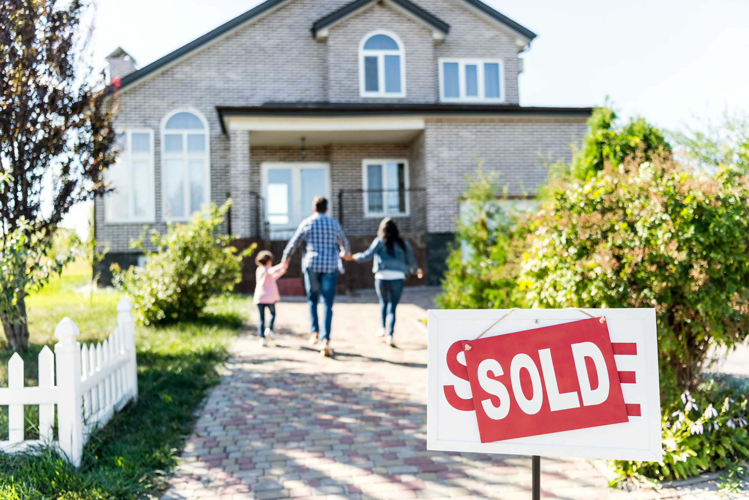 Let me help you buy or sell. 