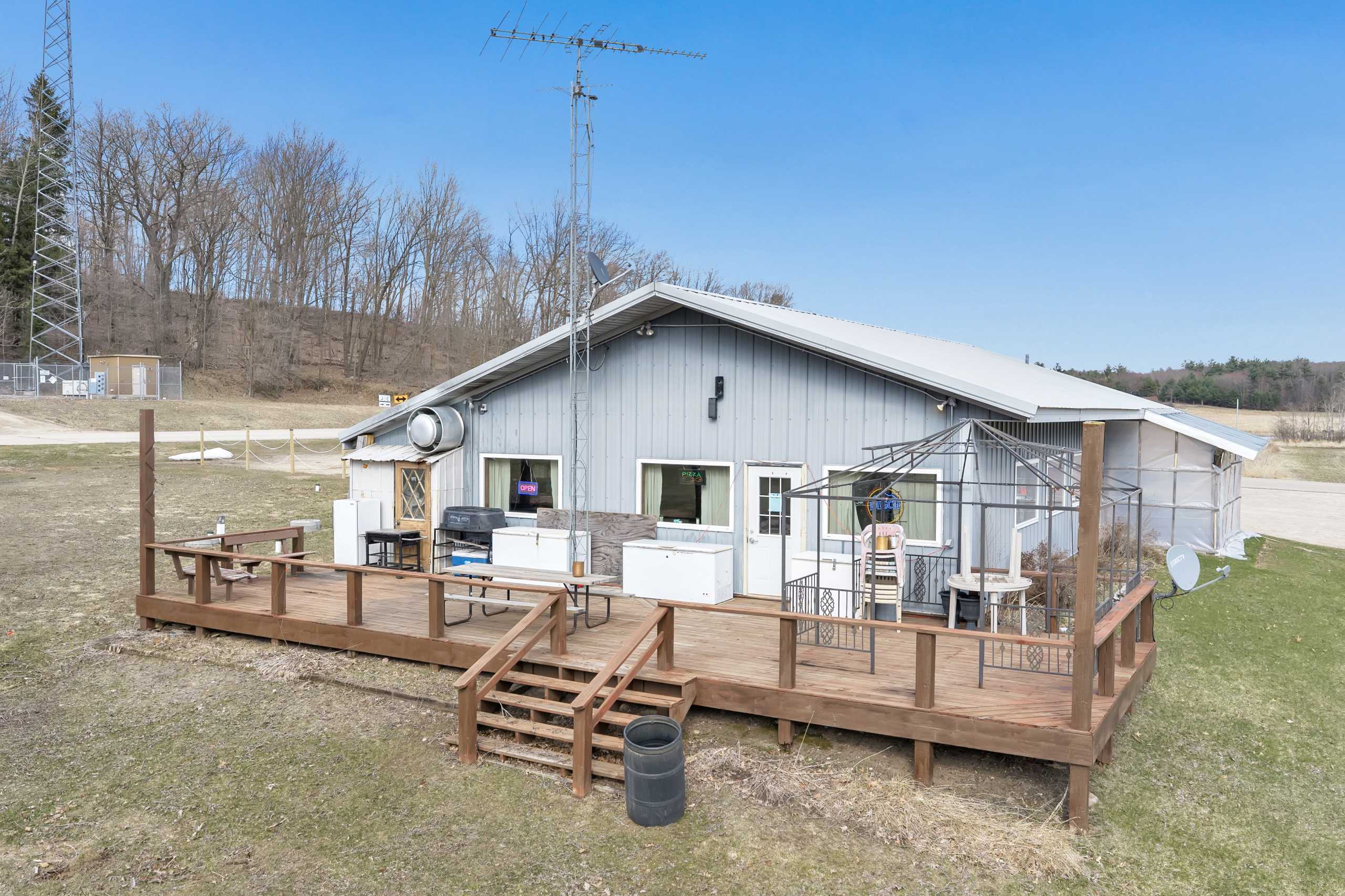 N10023 County Rd J, Iola, WI  54945