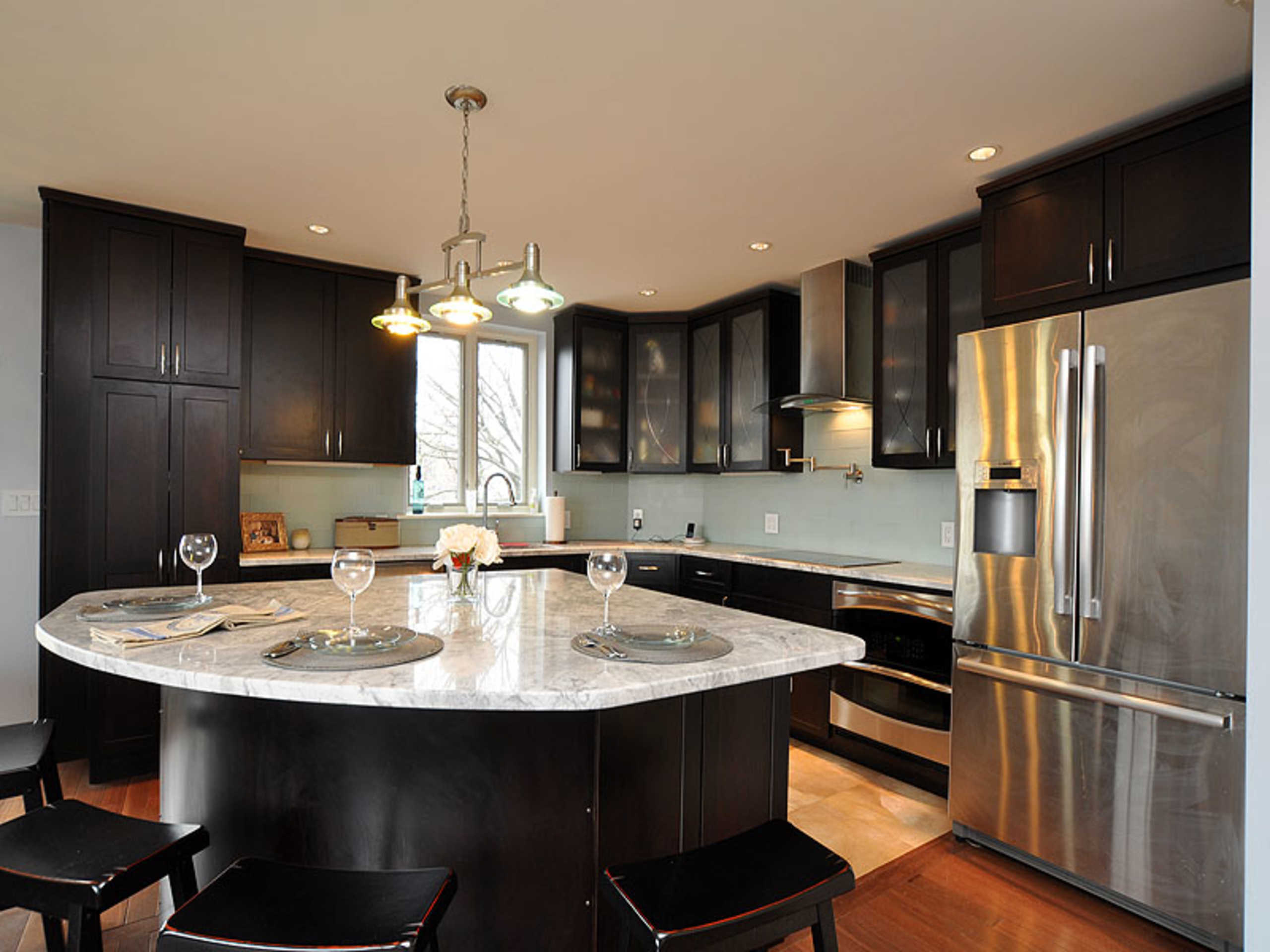 Clean, graceful design for the simple lifestyle