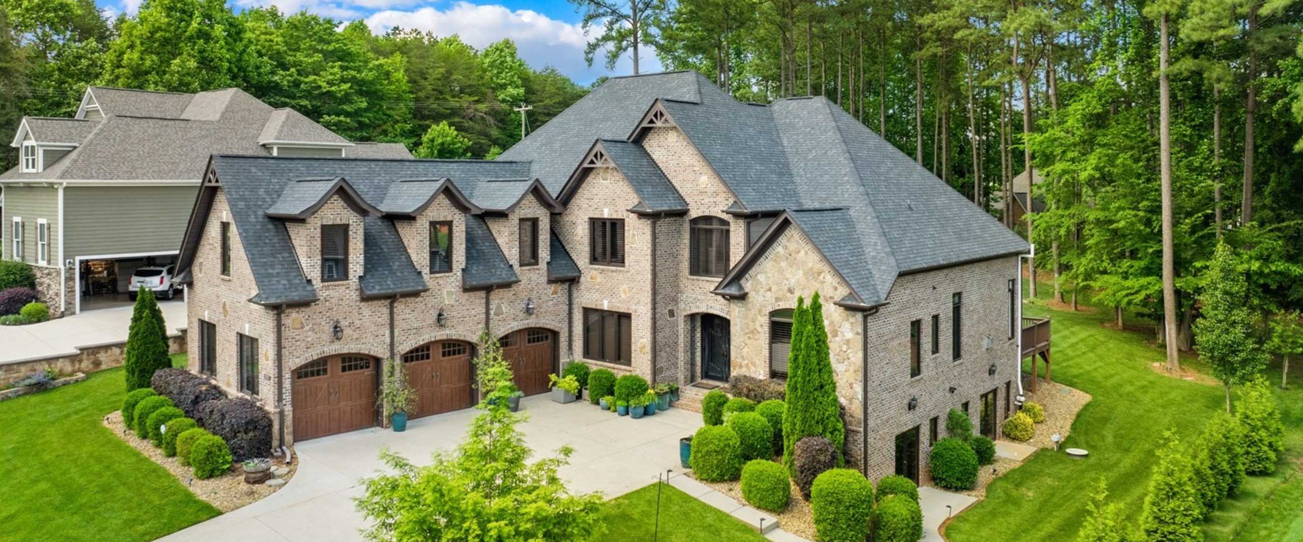 Luxury Homes in Mooresville