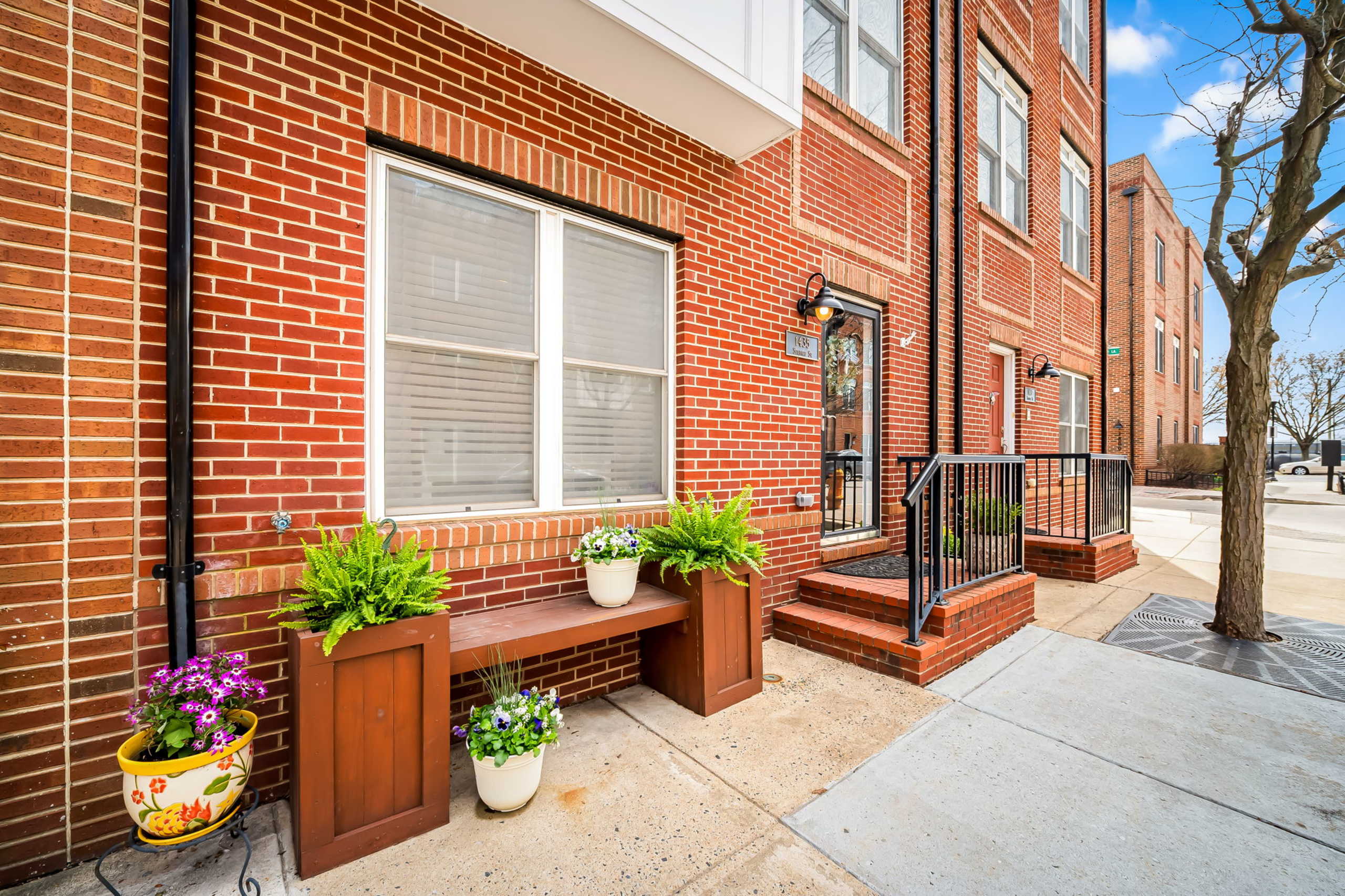 1435 Steuart Street - Under Contract