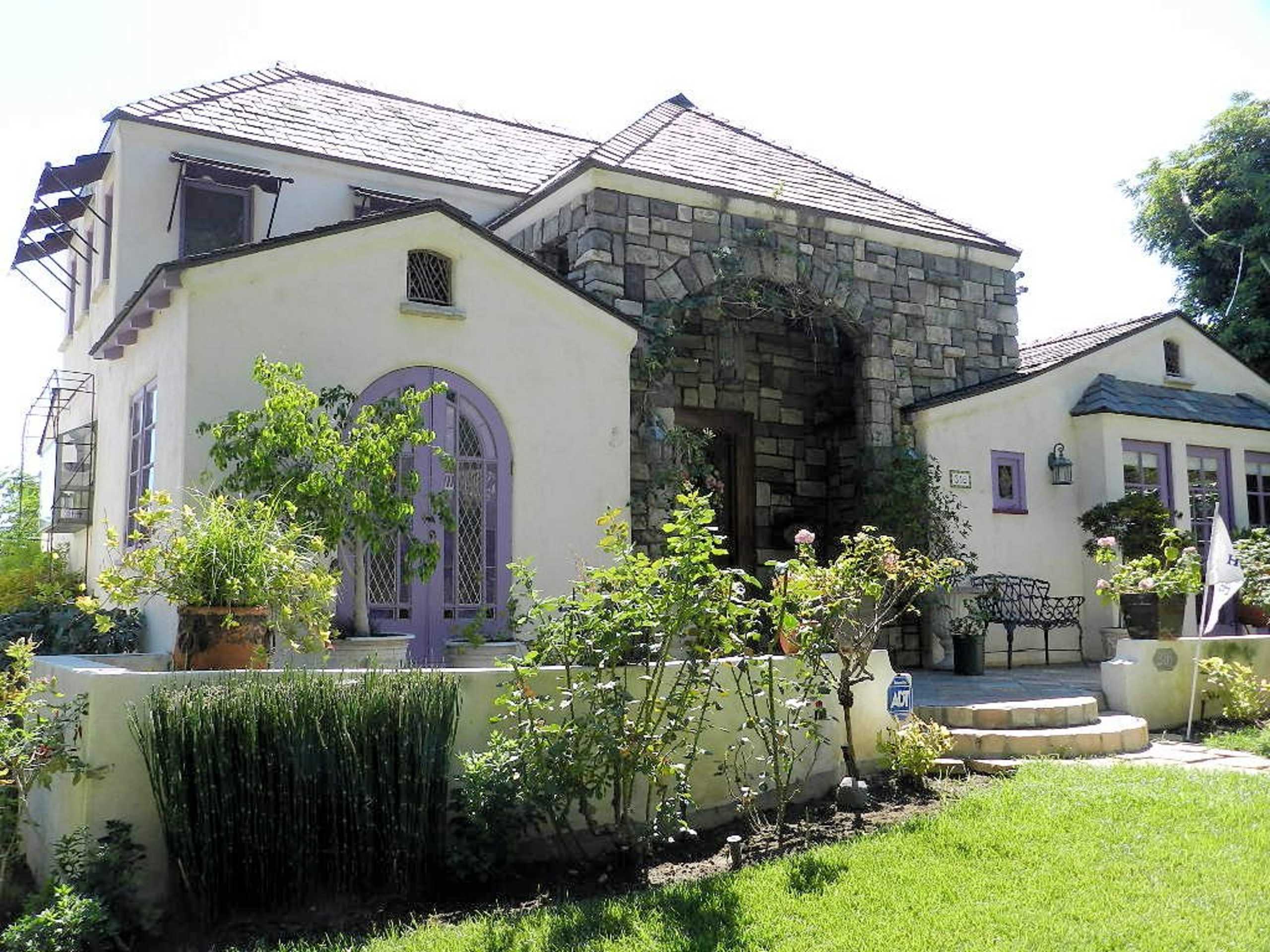 Fullerton offers many different types of homes from Modern to Vintage.