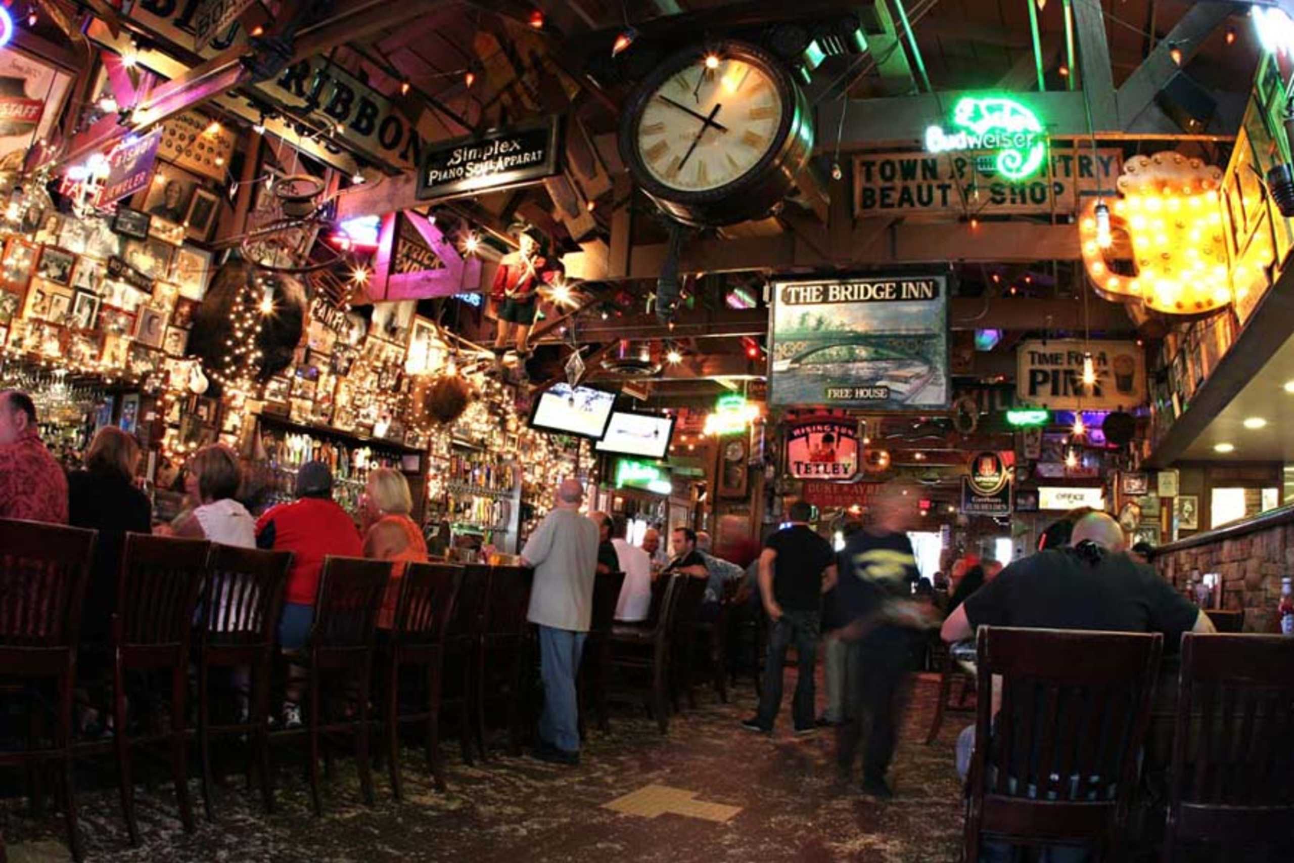 Experience all the local flavor has to offer. Dine at Heros