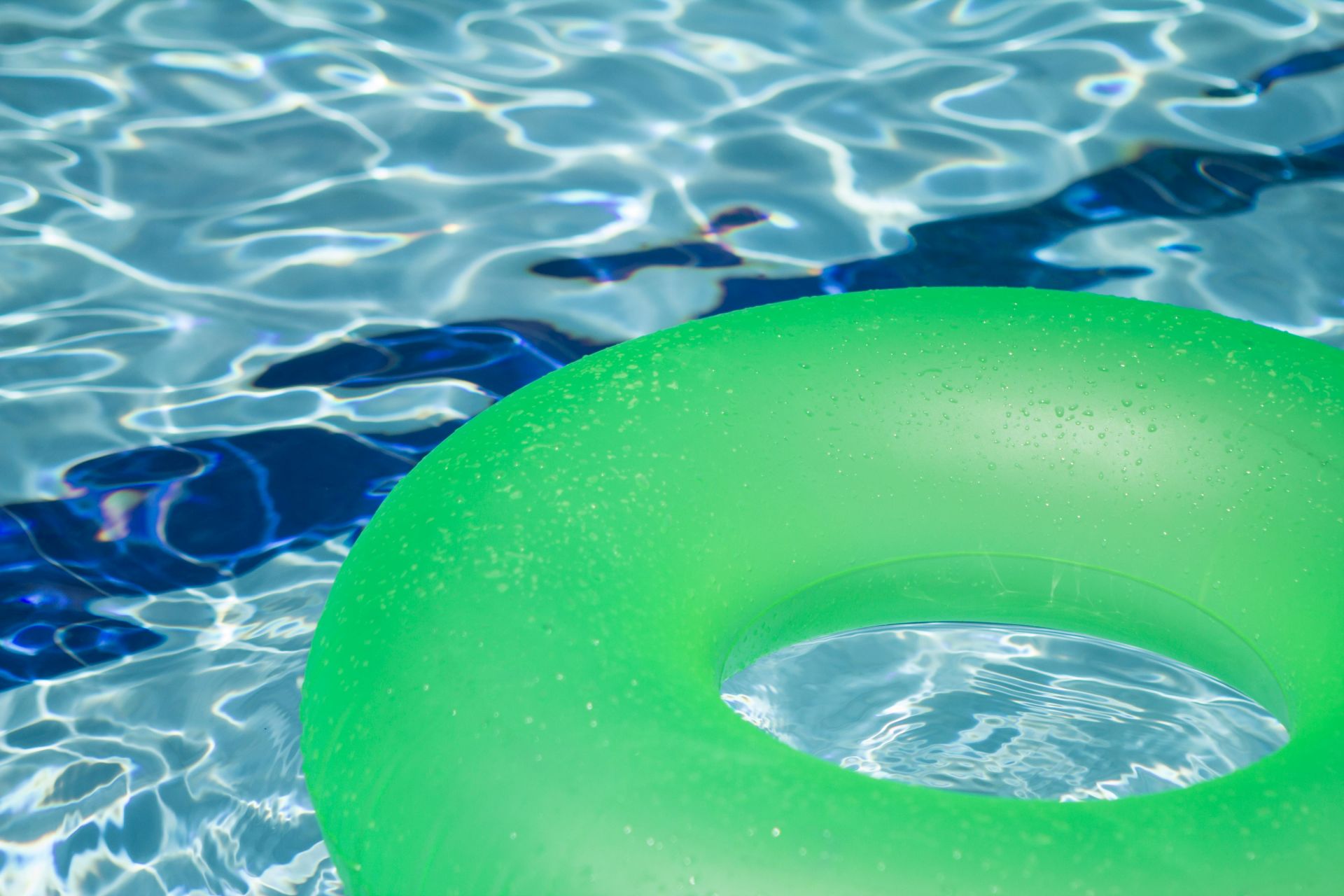 Top Outdoor Features Homebuyers Look for in the Summer: Pools, Patios, and More