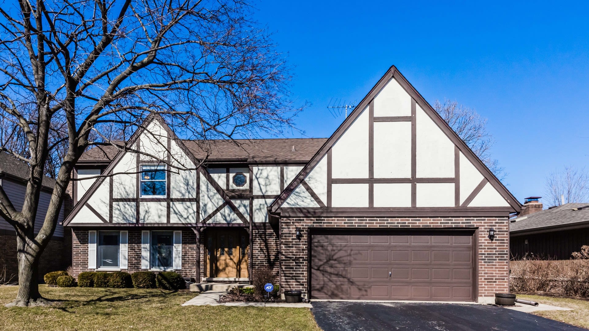 Open House Sunday March 11, 2018 from 1-3pm 3008 Edgemont Ln., Park Ridge, IL 60068
