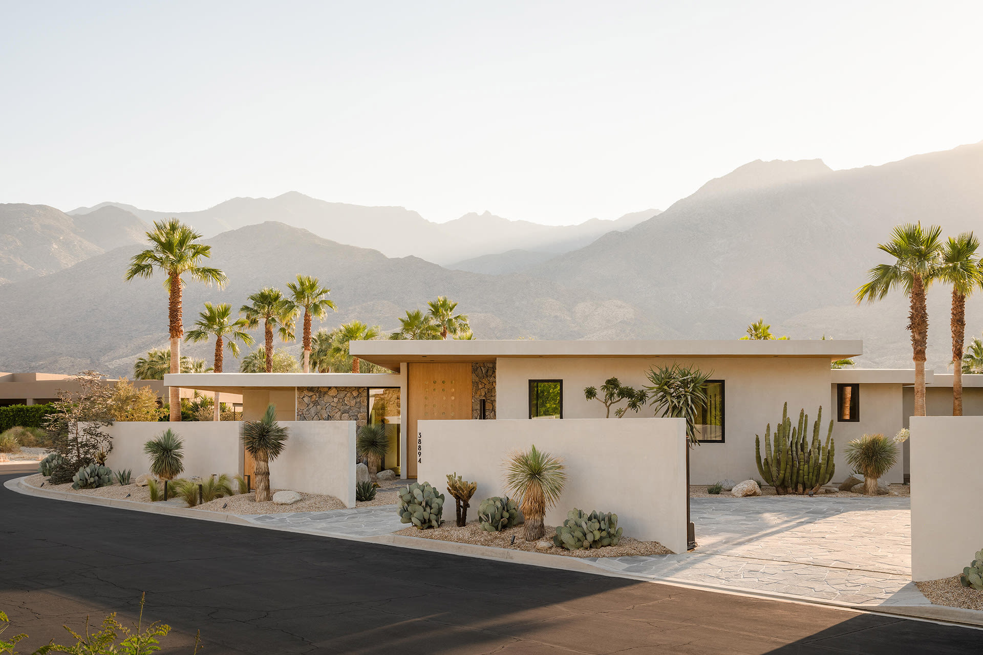 The Trinidad Circle House: A Modern Desert Retreat in Palm Springs