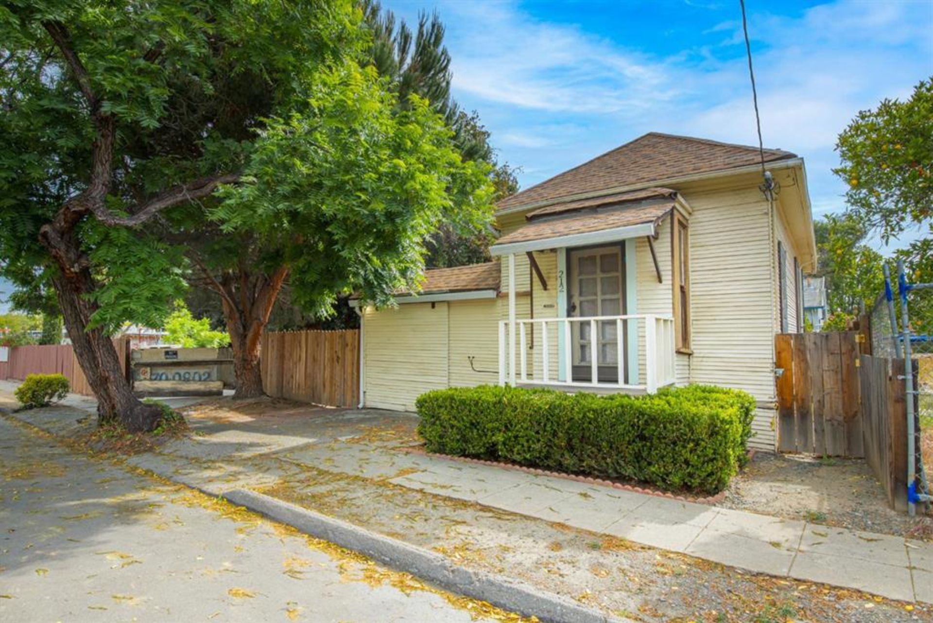 Just Listed! 212 Grand Avenue, San Jose, CA (2 Bed | 1 Bath | 700 sq for $999,000)