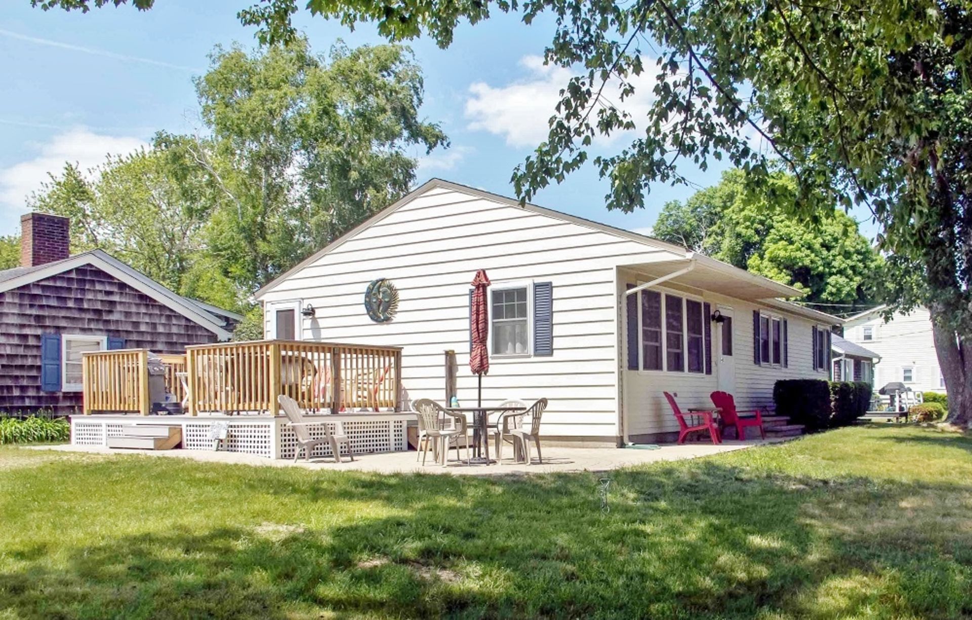 2026 SUMMER VACATION RENTAL  – 100 HULL ST – EAST MATUNUCK/SNUG HARBOR