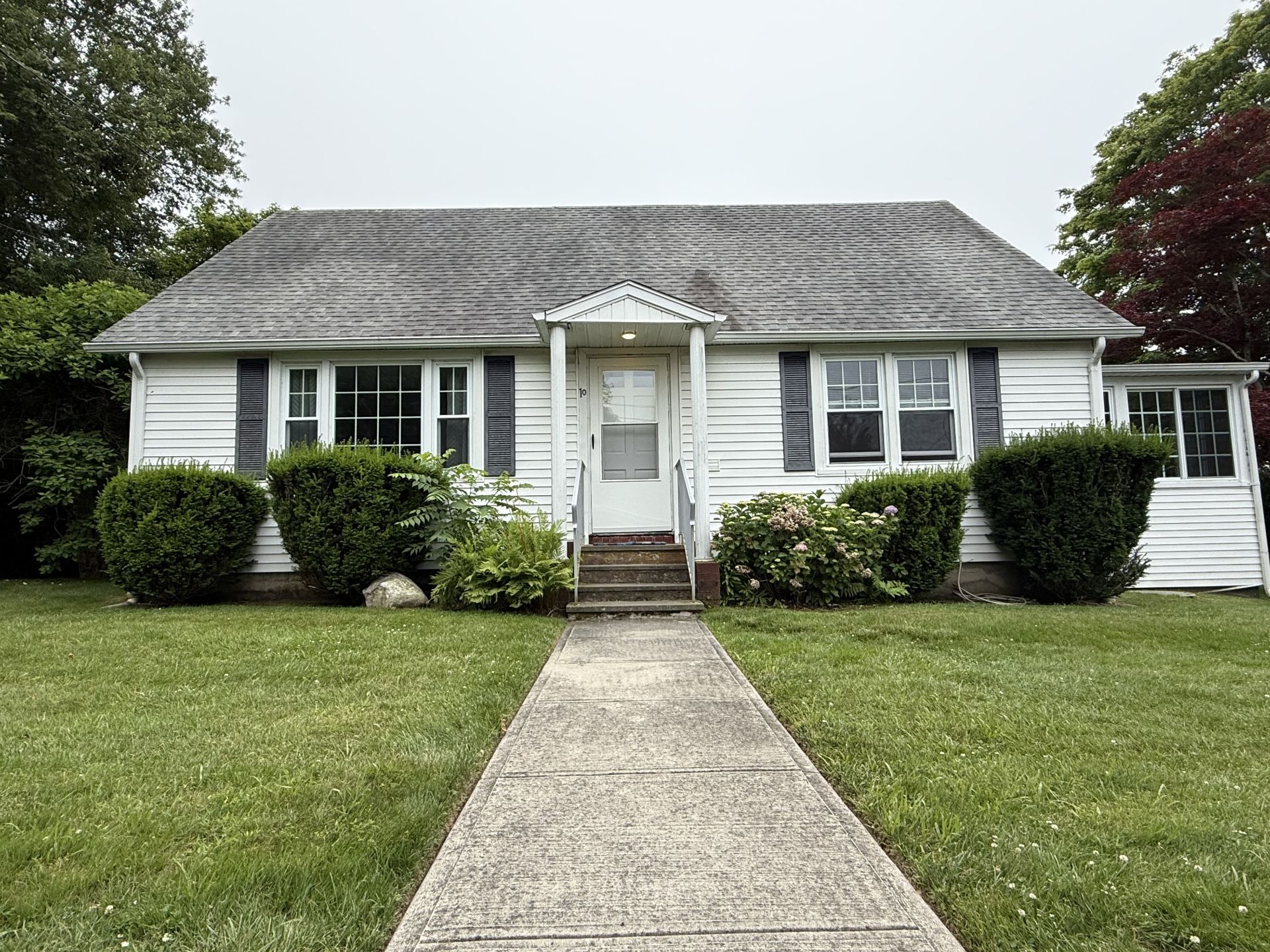 RENTED YEARLY  RENTAL  NARRAGANSETT, RI $3000 PER MONTH