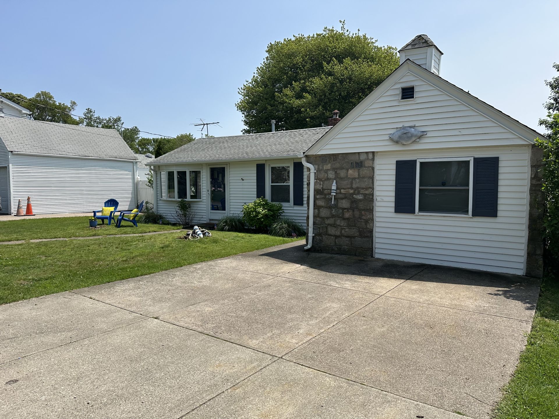 RENTED ACADEMIC RENTAL 2026-2027 $2700 PER MONTH