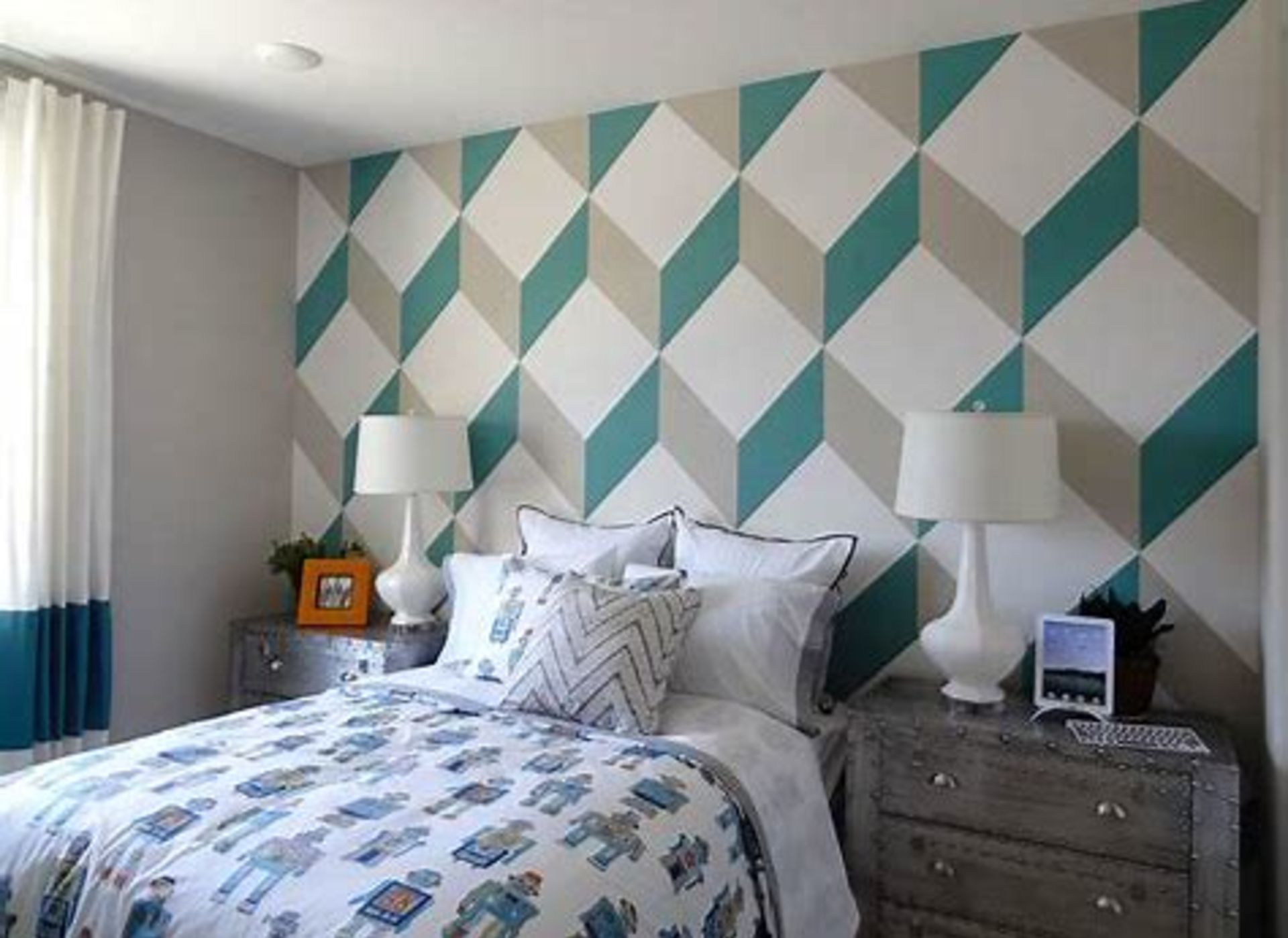 Using Paint to Enhance the Size of a Room