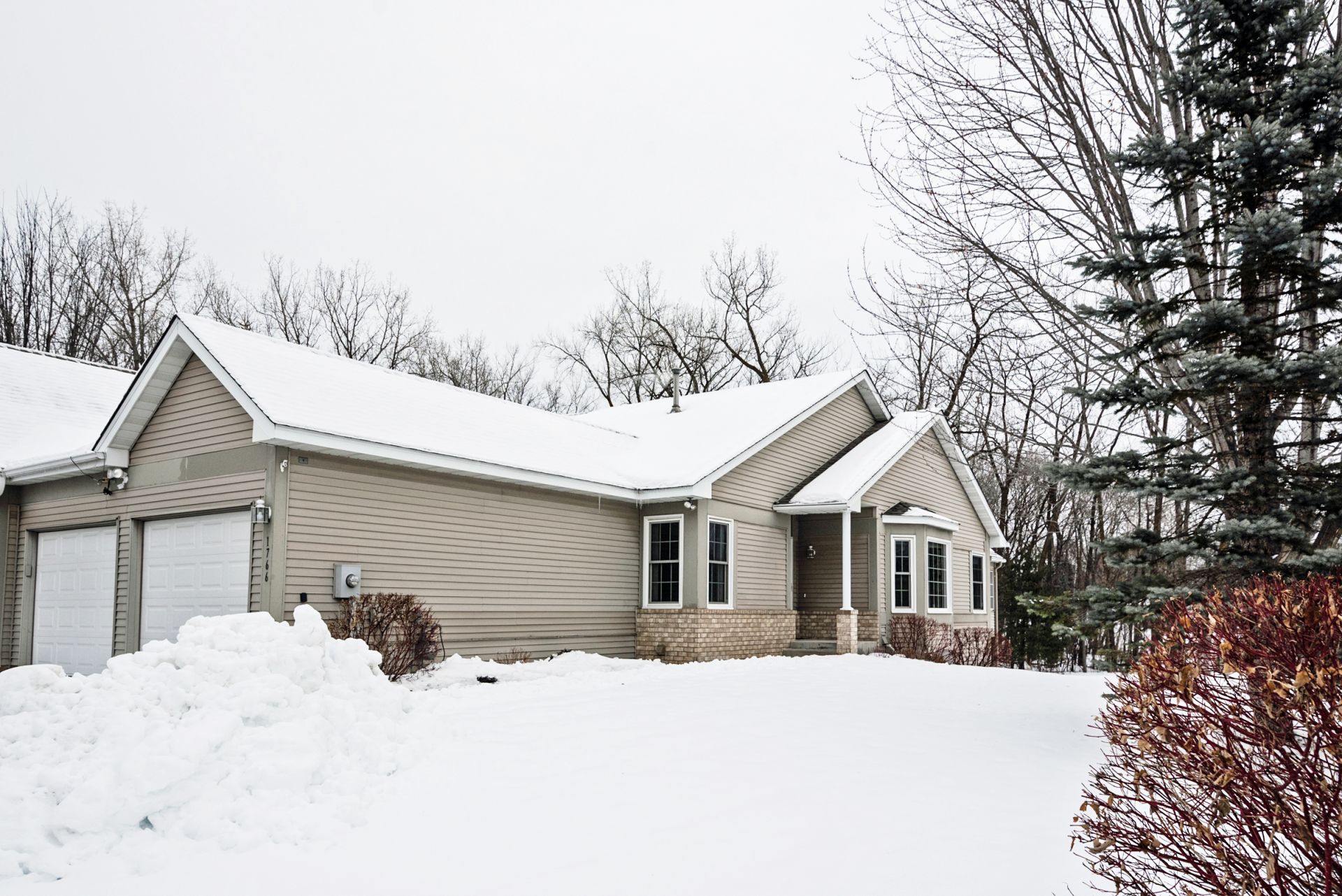 New on Market in Maplewood – OPEN HOUSE!