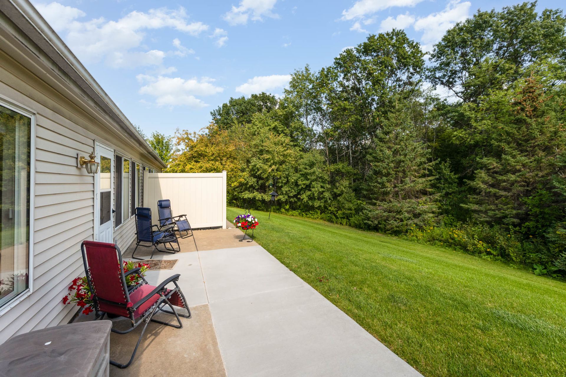 Just Listed –  Woodbury Townhome with Private Views!