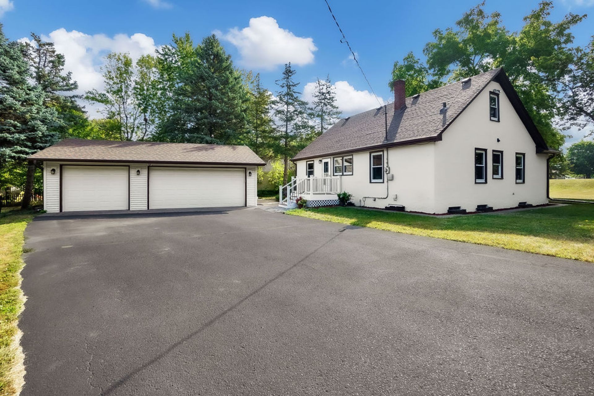 SOLD!  Hard to find 2 Bedroom, 2 Bath home in Oakdale, 3/4 Acres!