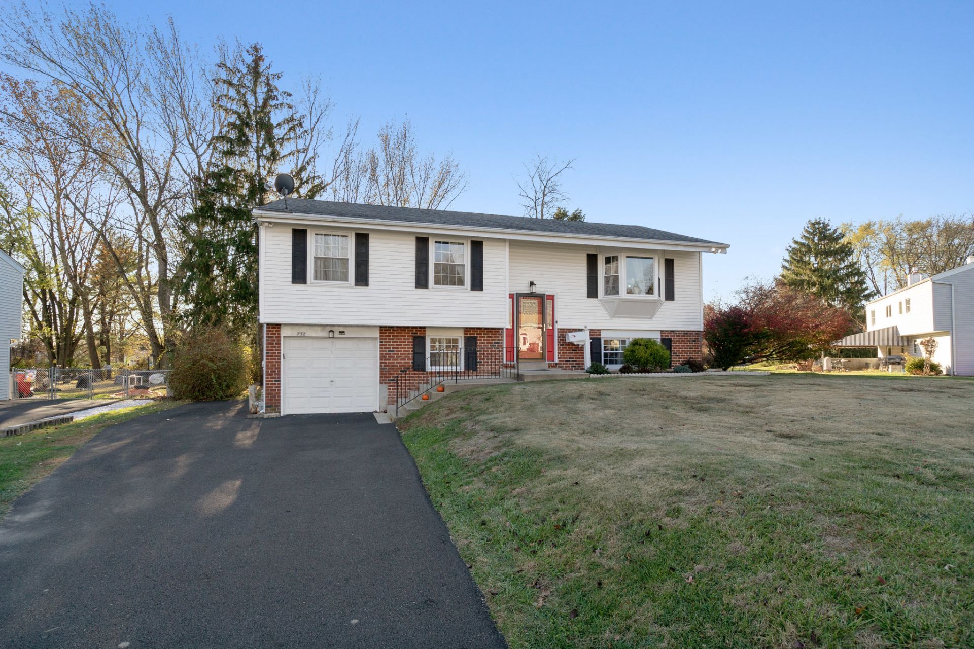 232 COLONIAL DRIVE WARMINSTER