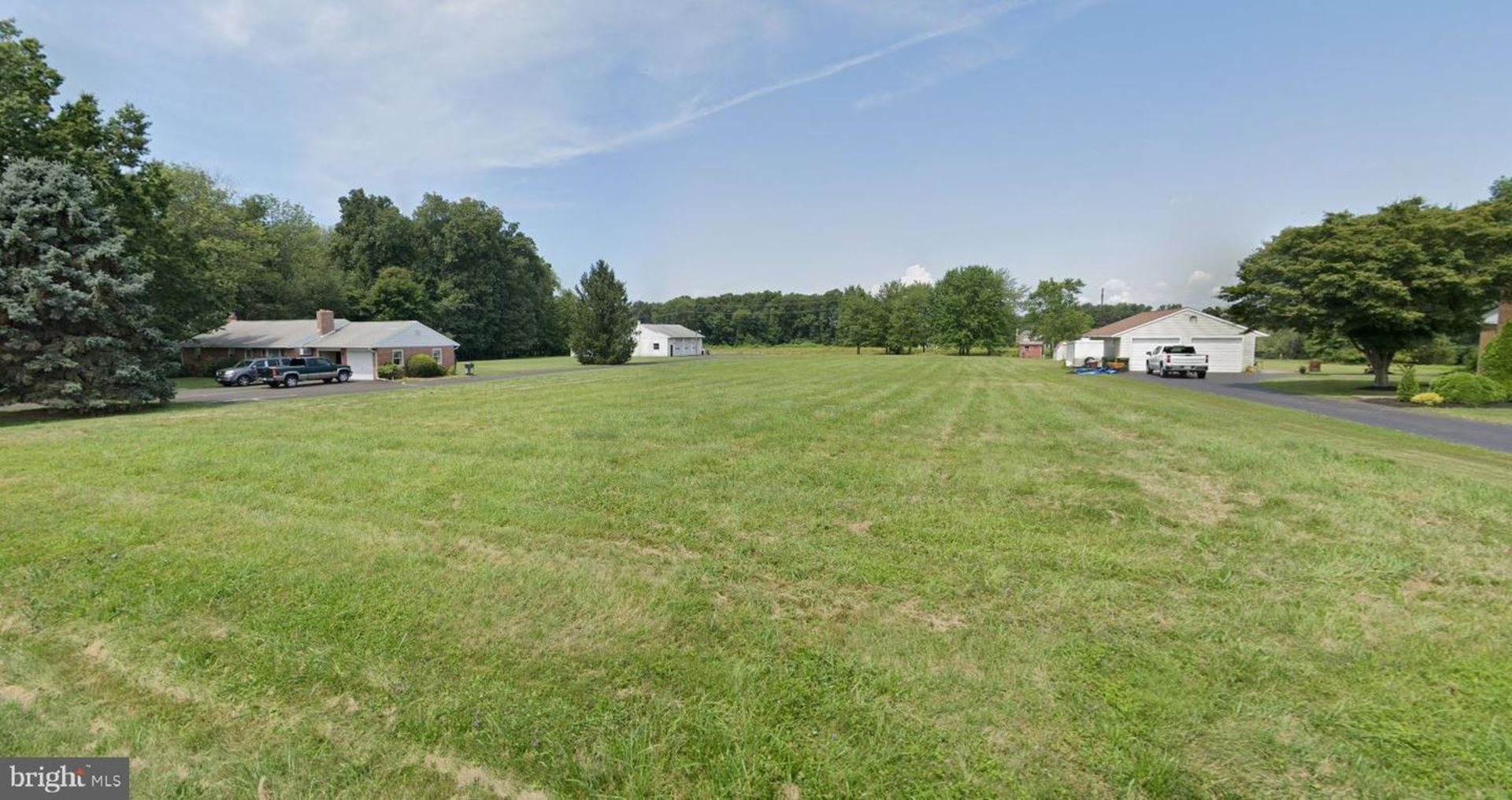 225 E SCHOOLHOUSE ROAD SELLERSVILLE