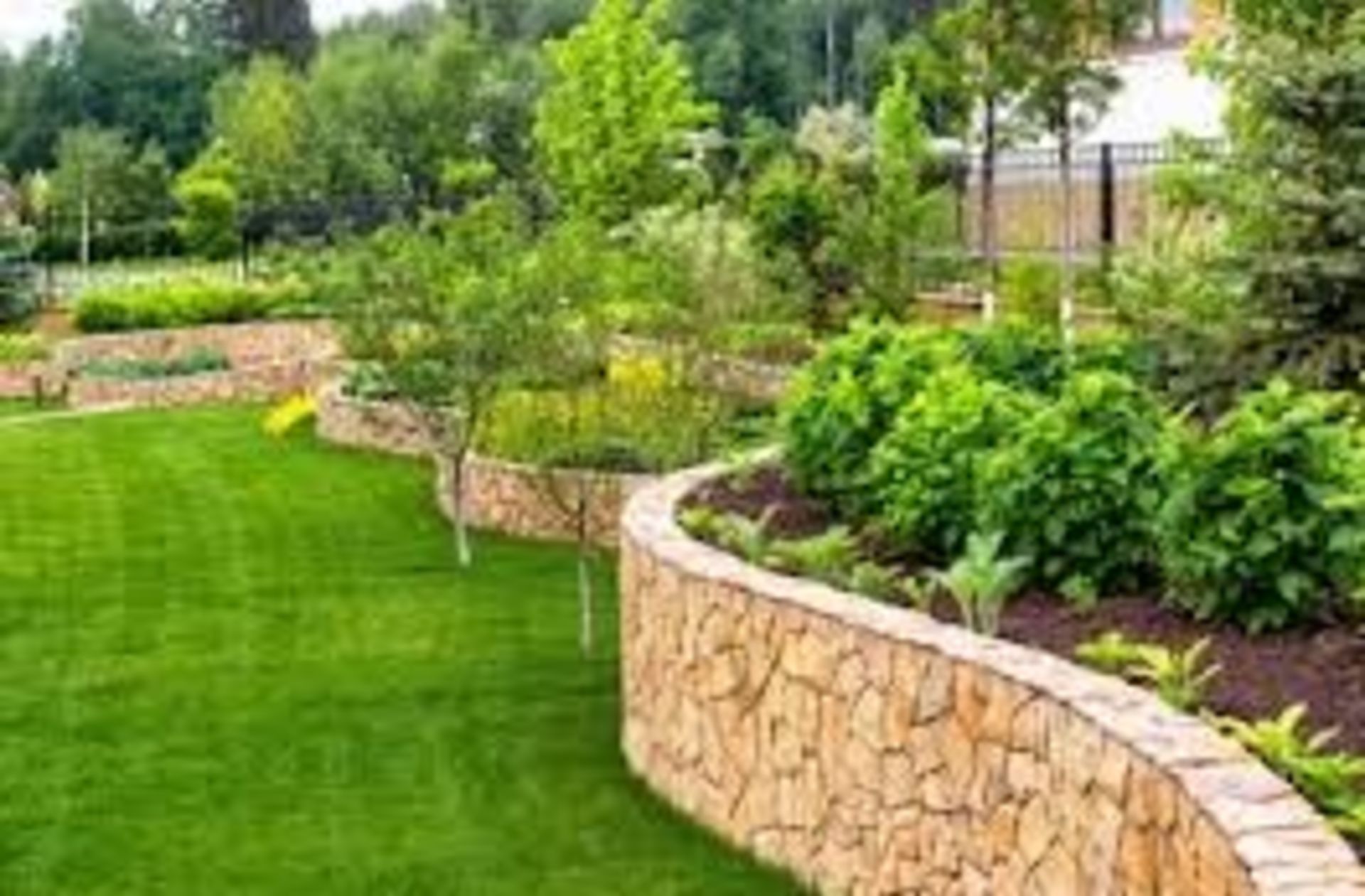5 Summer Landscaping Tips that Add to Your Home&#8217;s Value