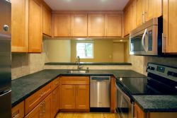 Cute Single story updated townhome at Park Villas Pleasanton